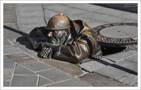 Памятник сантехнику Чумилу.