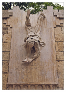 Монумент Питеру Мансфельду - участнику вооруженного венгерского восстания против просоветского режима в 1956 году.