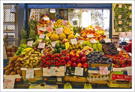 Овоще-фруктовая часть рынка.