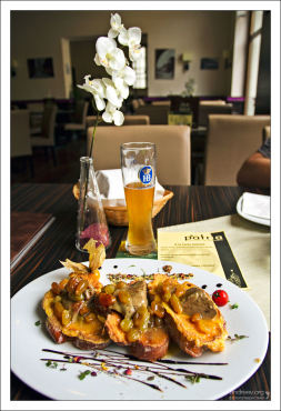 Обед в ресторане "Pátria Cafe" в городе Székesfehérvár.