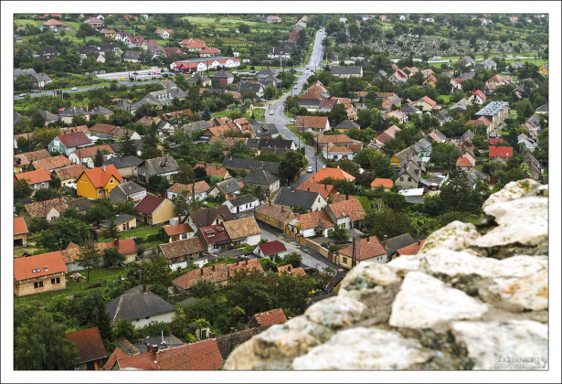 Город Шюмег расположен примерно в 150 километрах к юго-западу от Будапешта.