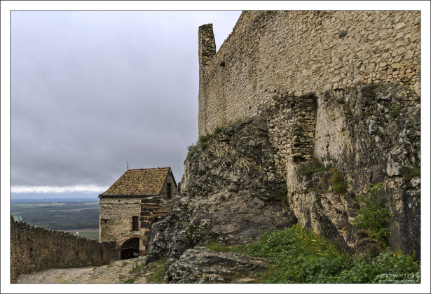 Крепость Шюмег начали строить еще при основателе Венгерского государства, первом короле – Иштване Святом (11-й век).