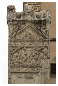 Верхняя часть Монумента Орфея (Orfejev spomenik) - древней реликвии города Птуй.