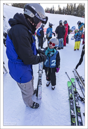 В детской лыжной школе.