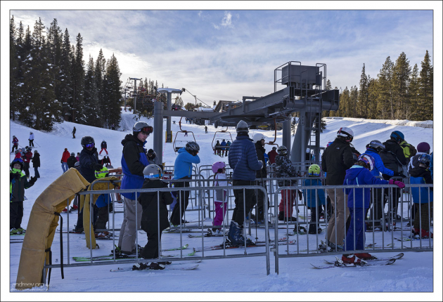В очереди на подъемник на одну из зеленых трасс.