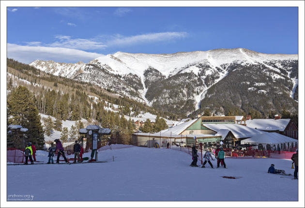 Скалистые горы в национальном лесу Уайт-Ривер.