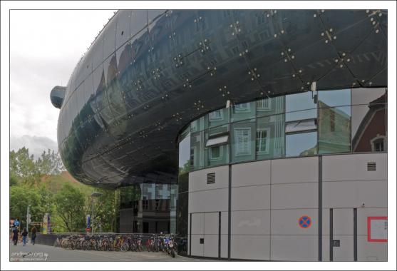 Здание Кунстхауса - галереи современного искусства.