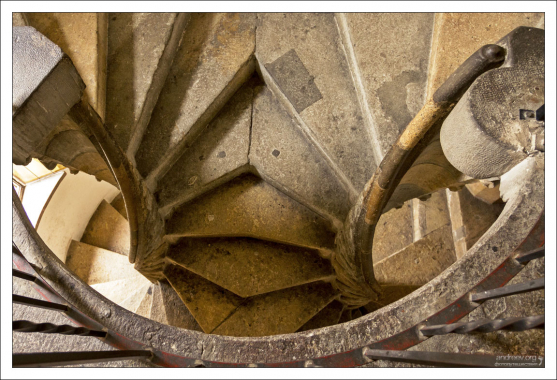 Двойная винтовая лестница Doppelwendeltreppe в Замке Граца. Автор неизвестен.