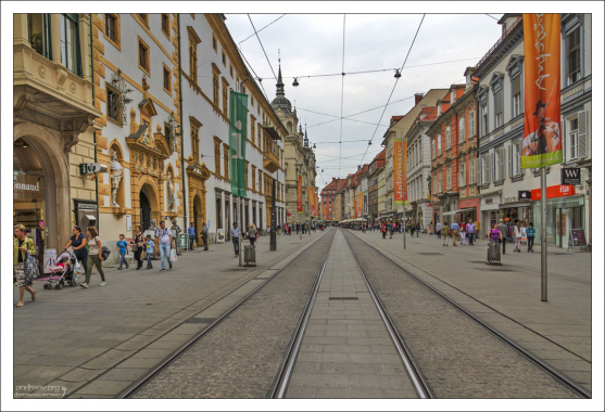 Herrengasse - бульвар в центре Граца.