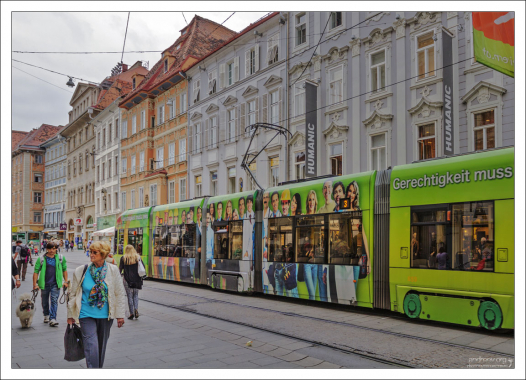 Все трамвайные линии Граца проходят через Херренгассе.