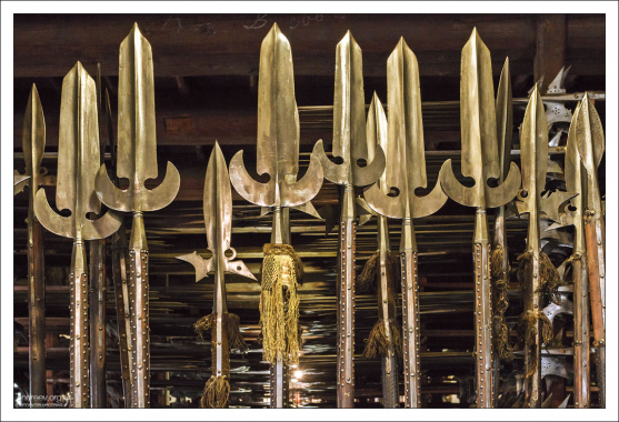 Протазан – копье с плоским наконечником, насаженным на длинное (2,5 метра и более) древко.