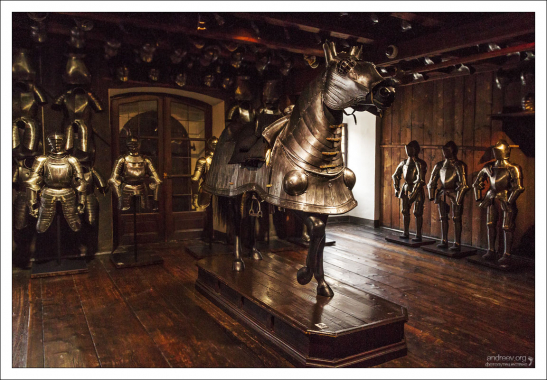 Конские доспехи весом 42 кг (1600 год).