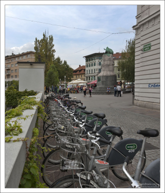 Прокат велосипедов на набережной Любляницы.