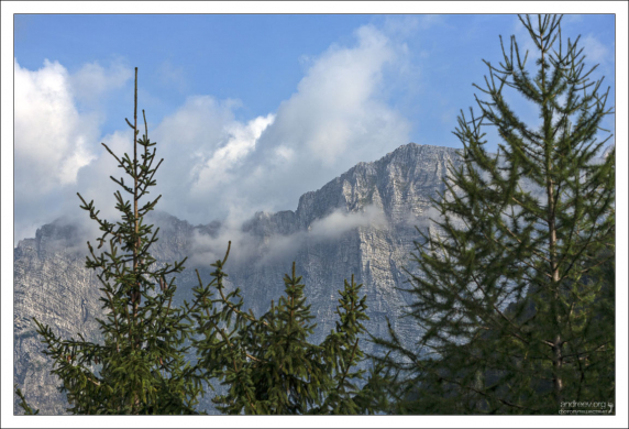 Триглавский парк находится в Юлианских Альпах (Julian Alps), названных в честь Гая Юлия Цезаря, основавшего здесь римскую провинцию.