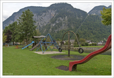 Отличная детская площадка в Халльштатте.