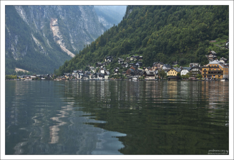 Озеро Hallstätter See сильно вытянуто в длину.