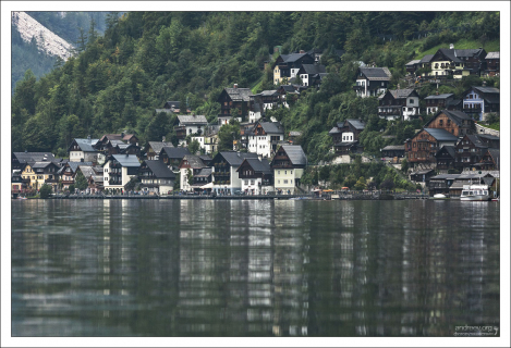 Прогулочная набережная Халльштатта, вид с воды.