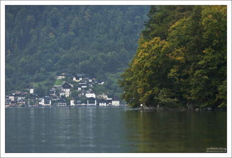 Вид на Халльштатт с противоположного берега.
