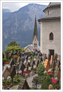 Недостаток свободной земли в Халльштатте породил интересную традицию. У его обитателей было всего 10-12 лет, чтобы покоиться с миром.