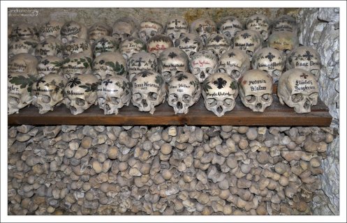 Часовня Beinhaus при кладбище.