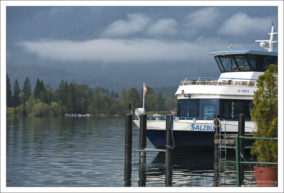 Яхта на озере Вольфгангзе.