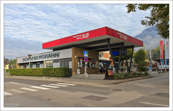 Нижняя станция зубчатой железной дороги Schafbergbahn.