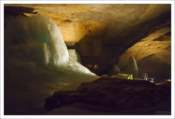 Первые секции Ледяной пещеры были исследованы в 1910 году.