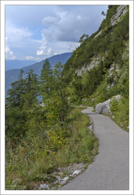 Относительно легкий участок тропы к Ледяной пещере.