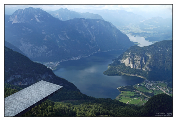 Третий палец смотровой площадки "Пять пальцев" заканчивается жестким трамплином, запертым калиткой.