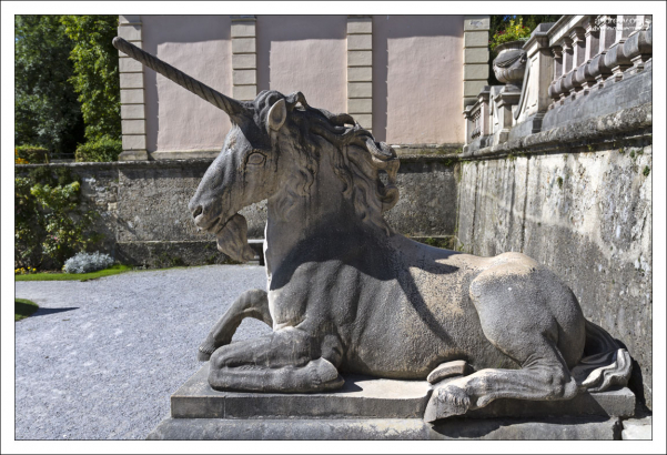 Единорог в парке Мирабель.