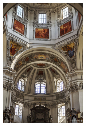 Внутри Зальцбургского собора.