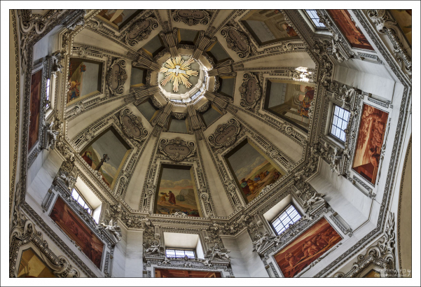 Высота купола - 79 метров.