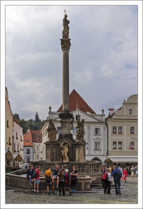 Местная Чумная колонна с фонтаном.