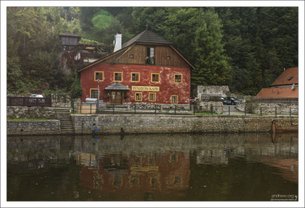 Фасад отеля "Карп".