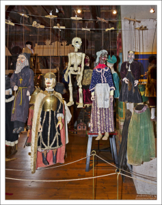 Марионеточная труппа.