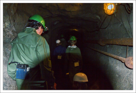 Спуск в графитовую шахту.