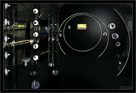 Футуристический интерьер в музее влтавина.
