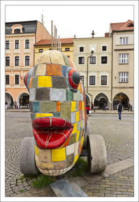 Современный арт-объект в центре города.