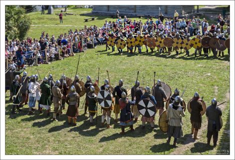 Важной частью реконструкции являются турниры, или бугурты – полевые сражения.