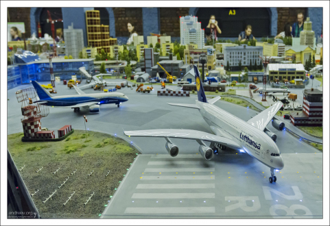 Собирательный образ аэропорта.