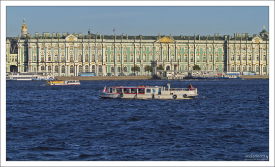 Зимний дворец. Вид с Невы.