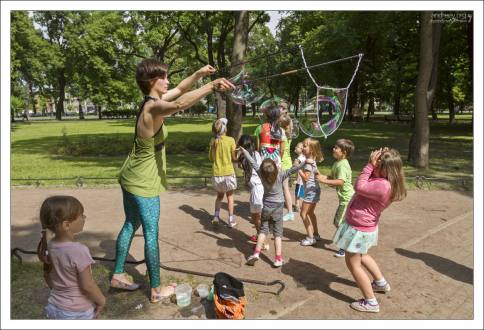 Представление с мыльными пузырями.