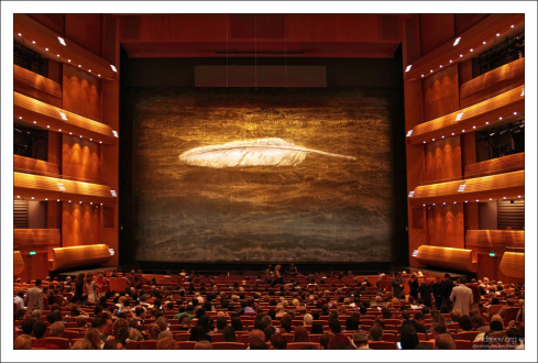 Перед оперой "Евгений Онегин" П.И. Чайковского в Мариинском.