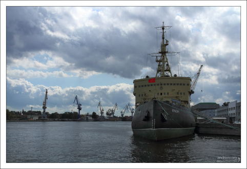 Ледокол “Красин” на приколе.