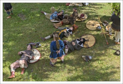 Ратоборцы на привале.