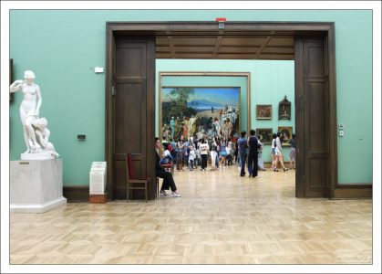 Зал, где расположена картина А.А. Иванова «Явление Христа народу» (1837—1857). Третьяковская галерея.