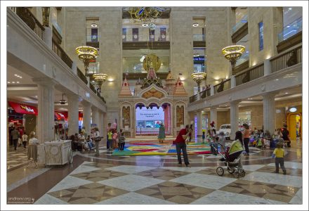 Центральный детский магазин на Лубянке.