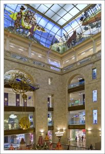 Общая площадь нового здания составила 73 тыс. м², что делает его одним из самых больших детских магазинов в мире.