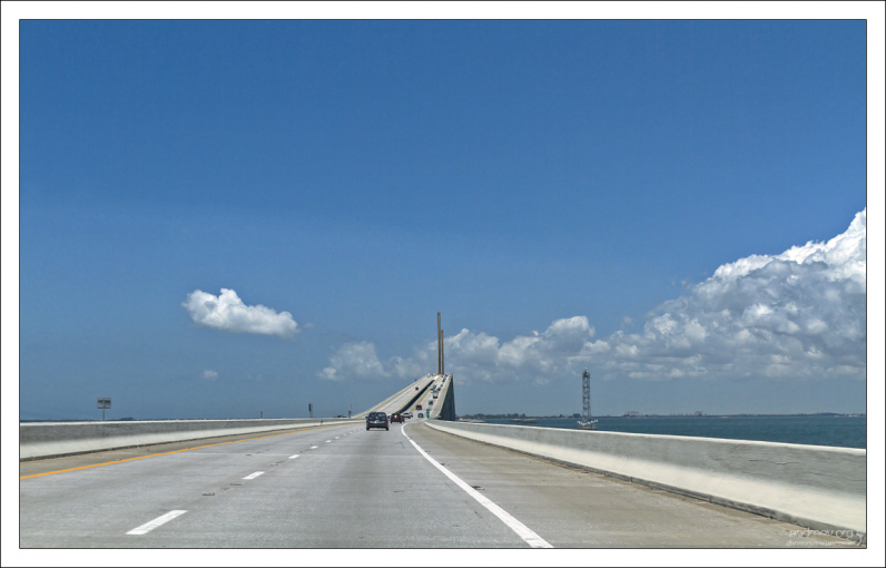 Автомобильный мост через залив Тампа (I-275).