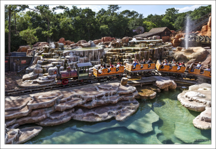 В шахтерских вагонетках роллер-костера Big Thunder Mountain Railroad.